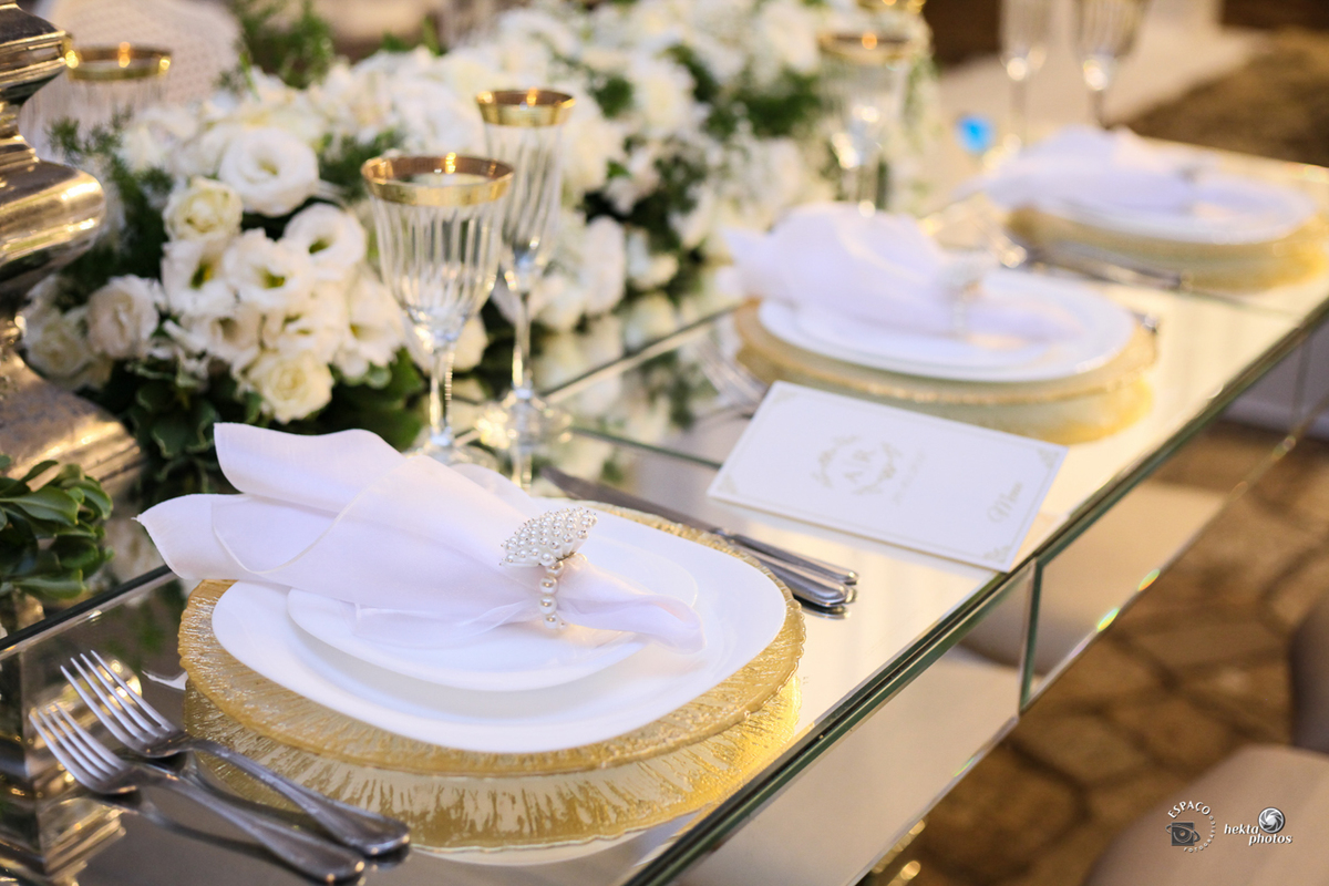 Decoração da mesa dos pais dos noivos