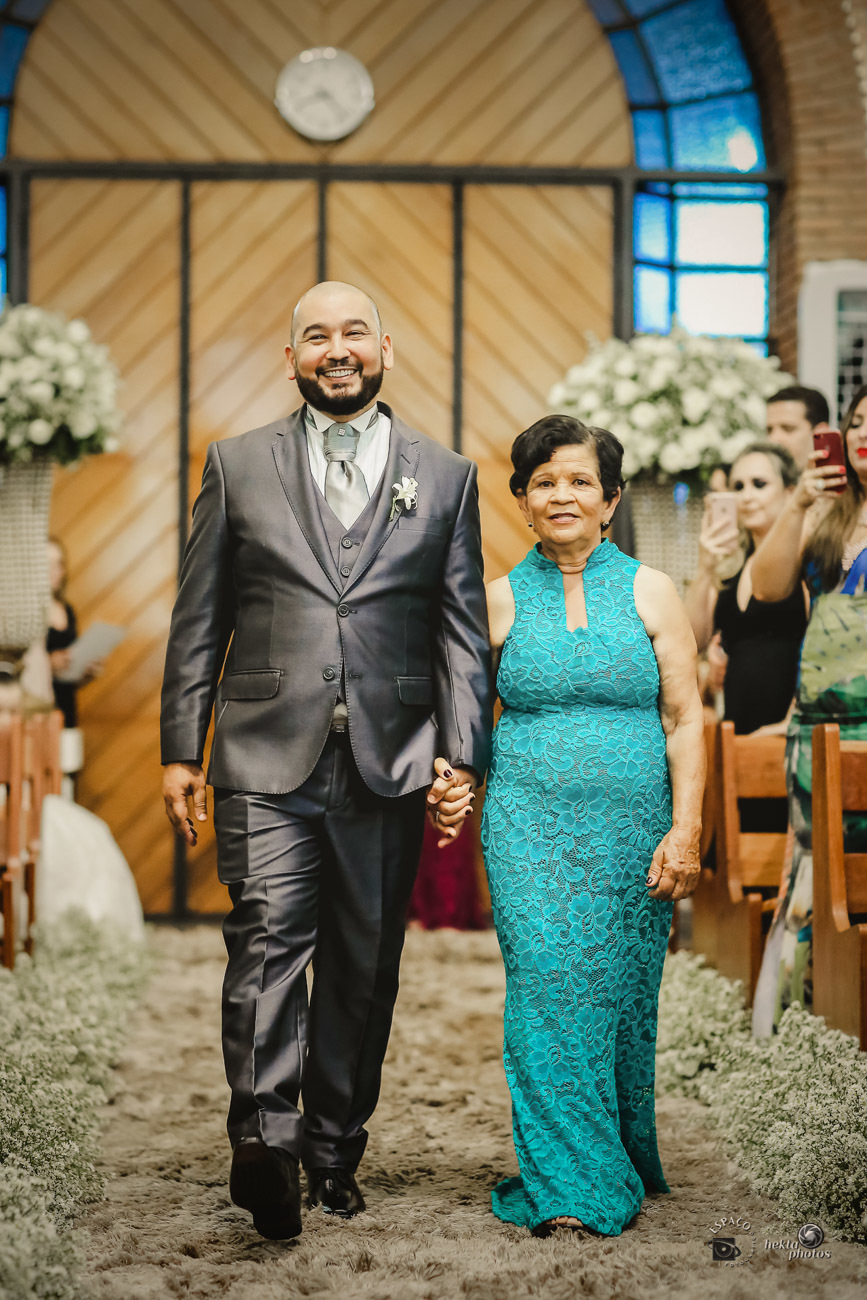 ENTRADA DO NOIVO NA IGREJA SAO LEOPOLDO NO SETOR JAO GOIANIA GOIAS