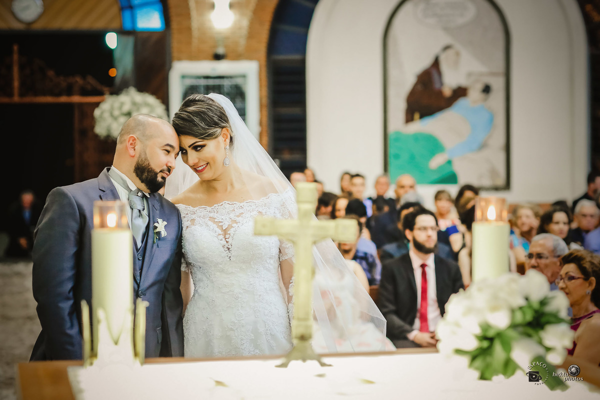 FELICIDADE DOS NOIVOS NA IGREJA SAO LEOPOLDO NO SETOR JAÓ GOIANIA GOIAS