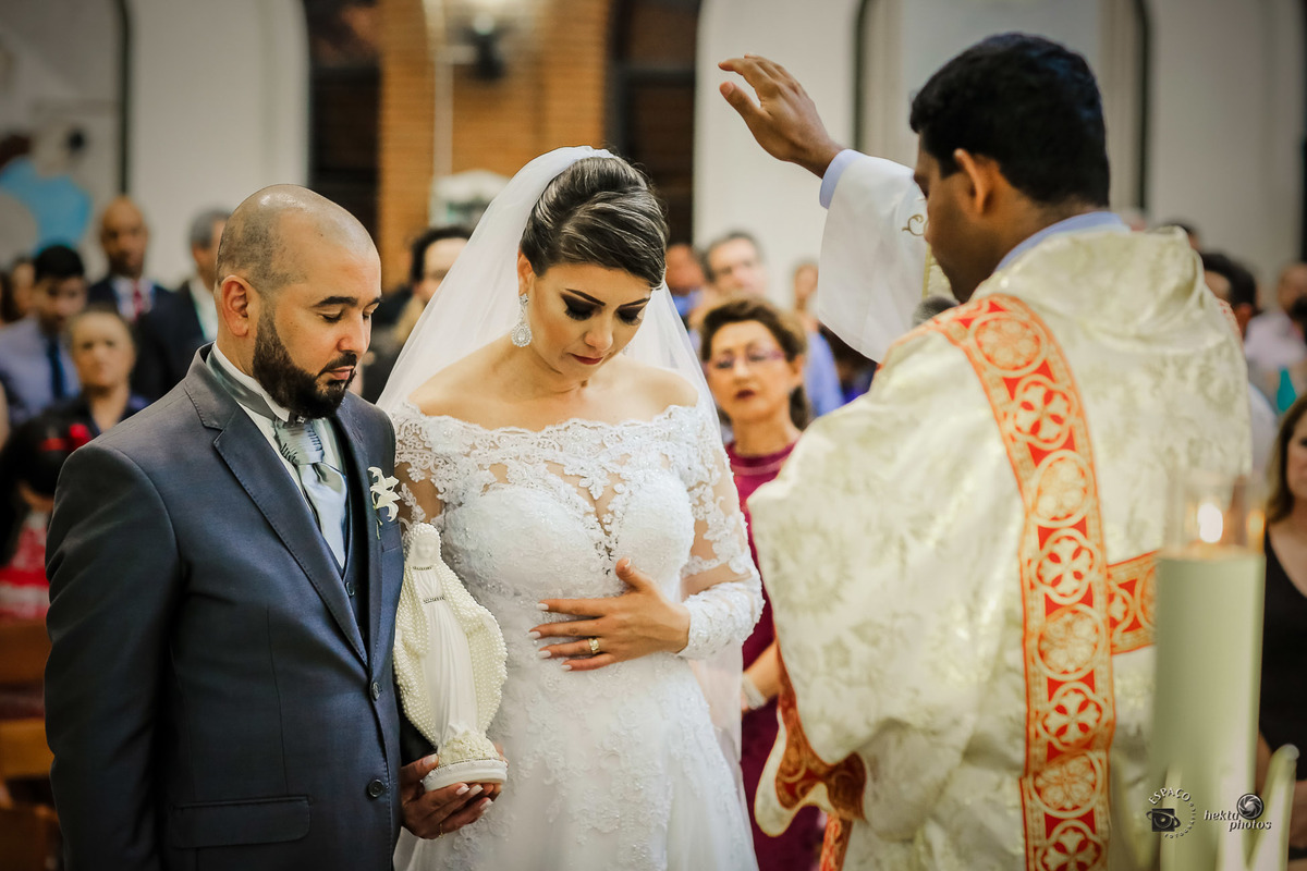 BENÇÃO A NOSSA SENHORA NA IGREJA SAO LEOPOLDO, CERIMONIA DE CASAMENTO, FELICIDADE DA NOIVA E DO NOIVO