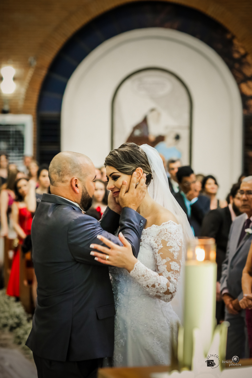 BENÇÃO A NOSSA SENHORA NA IGREJA SAO LEOPOLDO, CERIMONIA DE CASAMENTO, FELICIDADE DA NOIVA E DO NOIVO