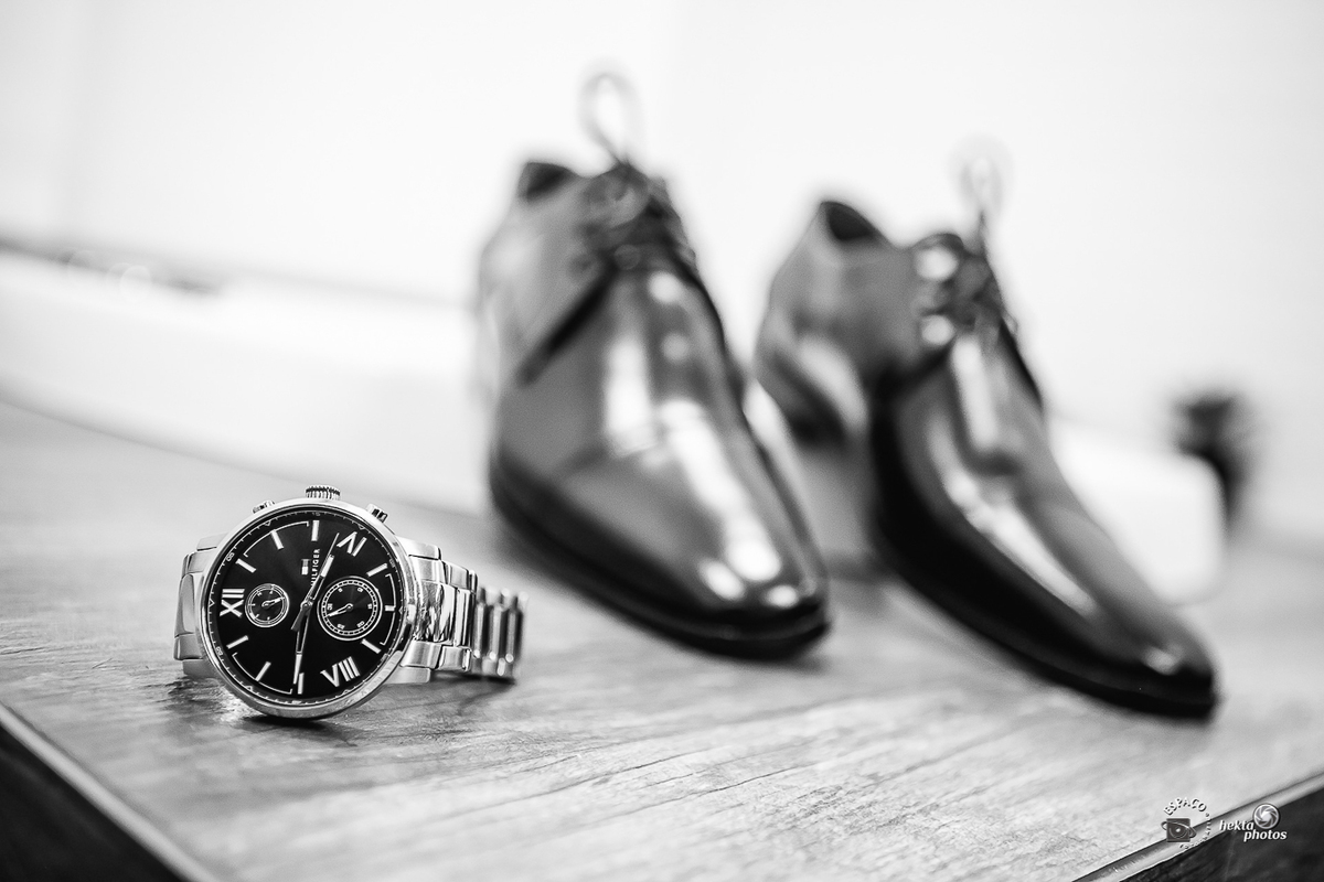 sapato e relógio do noivo