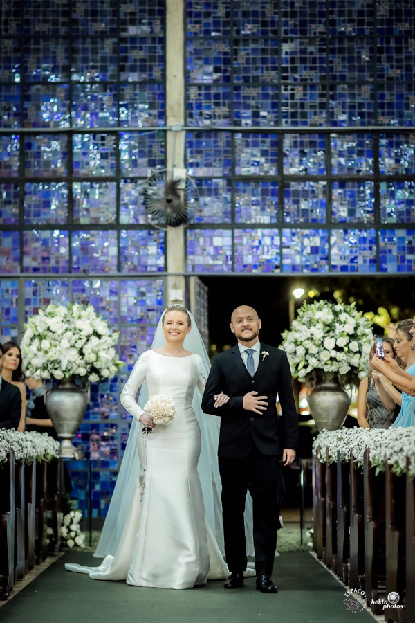 noiva entrando na igreja