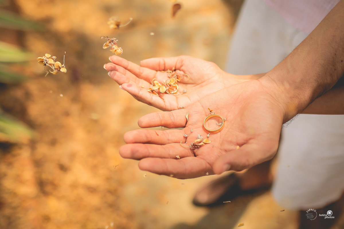 Alianças não podem faltar em nossos álbuns - Trash the Dress por Espaço Fotográfico