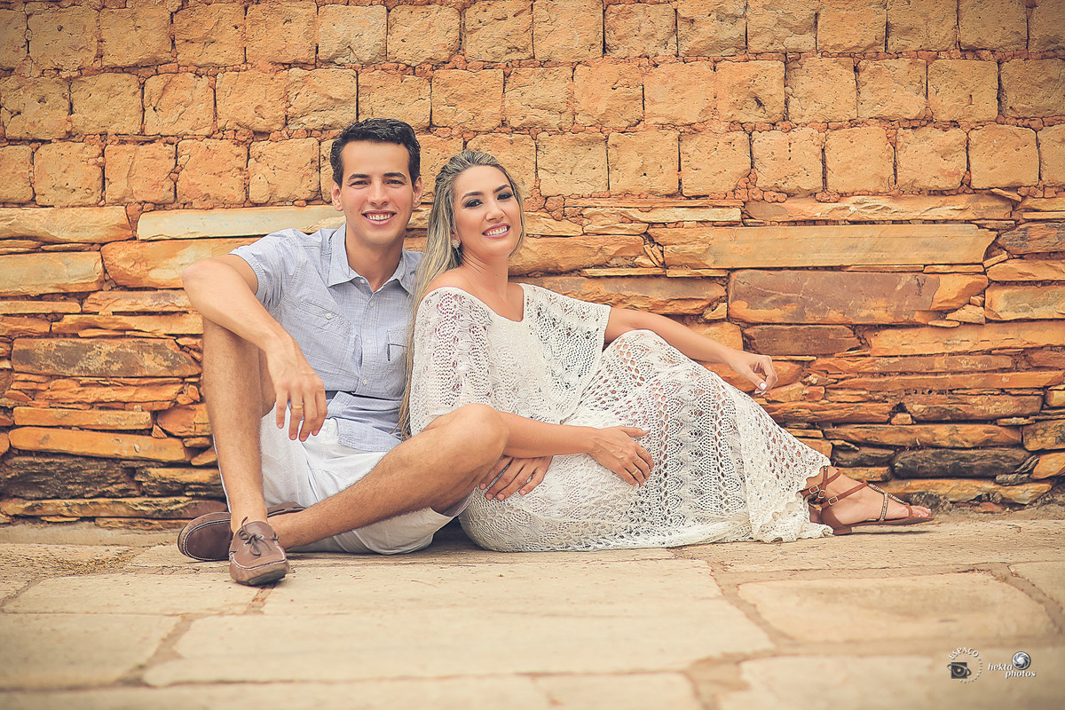 Pirenópolis e seu charme para as sessões fotográfica pre-wedding, save the date, trash the dress e e-session. Por Espaço Fotográfico