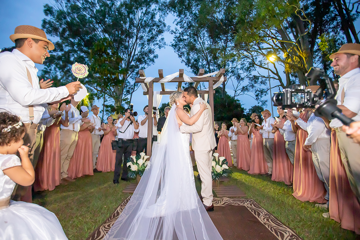 fotografias de casamento Ribeirão Preto e Região São Paulo - Wedding - Pre wedding - Alianças - Bride - Casei - Noivas - Noivinha - Noivo - Buque - Making Of - Cerimonialista