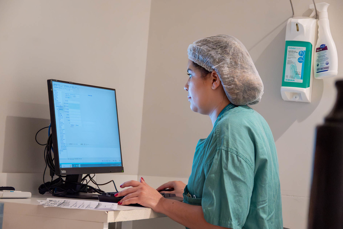 médica durante cirurgia em Campinas