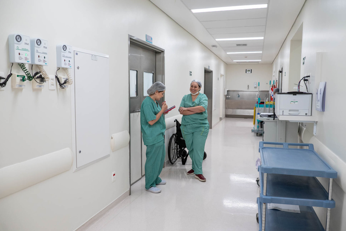 médica durante cirurgia em Campinas