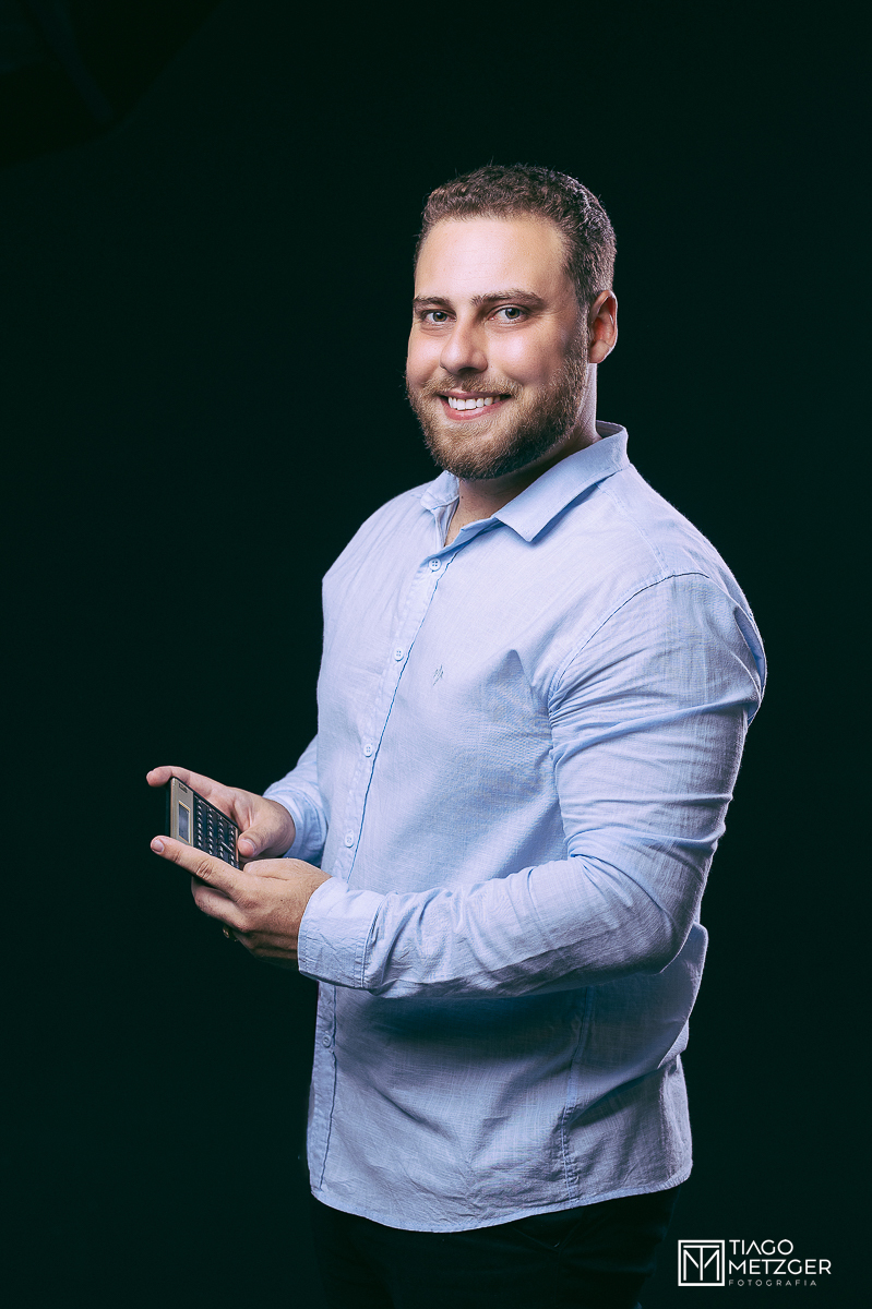 Ensaio Corporativo, Contador; Tiago Metzger
