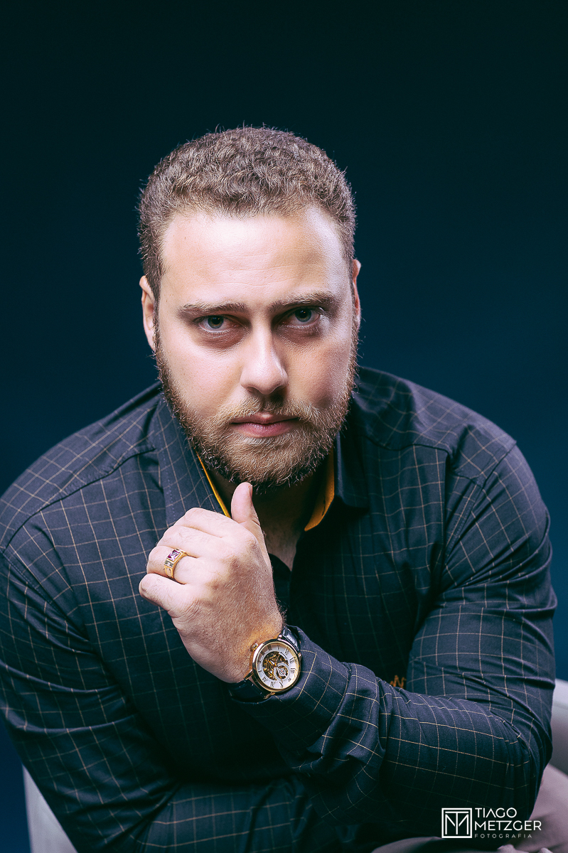 Ensaio Corporativo, Contador; Tiago Metzger