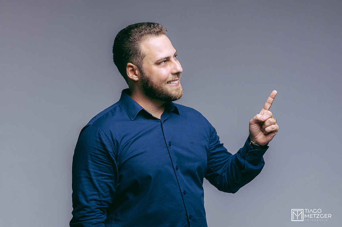 Ensaio Corporativo, Contador; Tiago Metzger