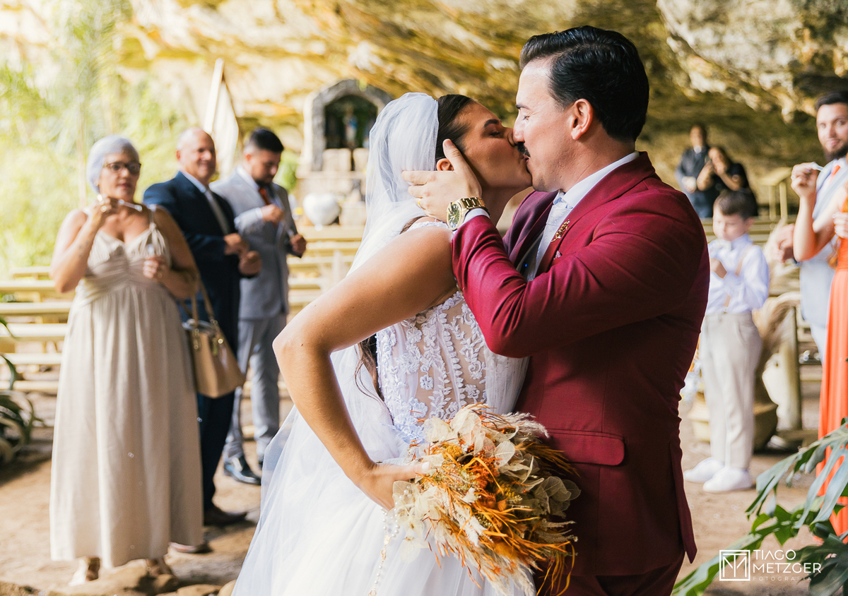 destination wedding; alfredo wagner; gruta do poco certo; tiago metzger; tmtz; garden eventos