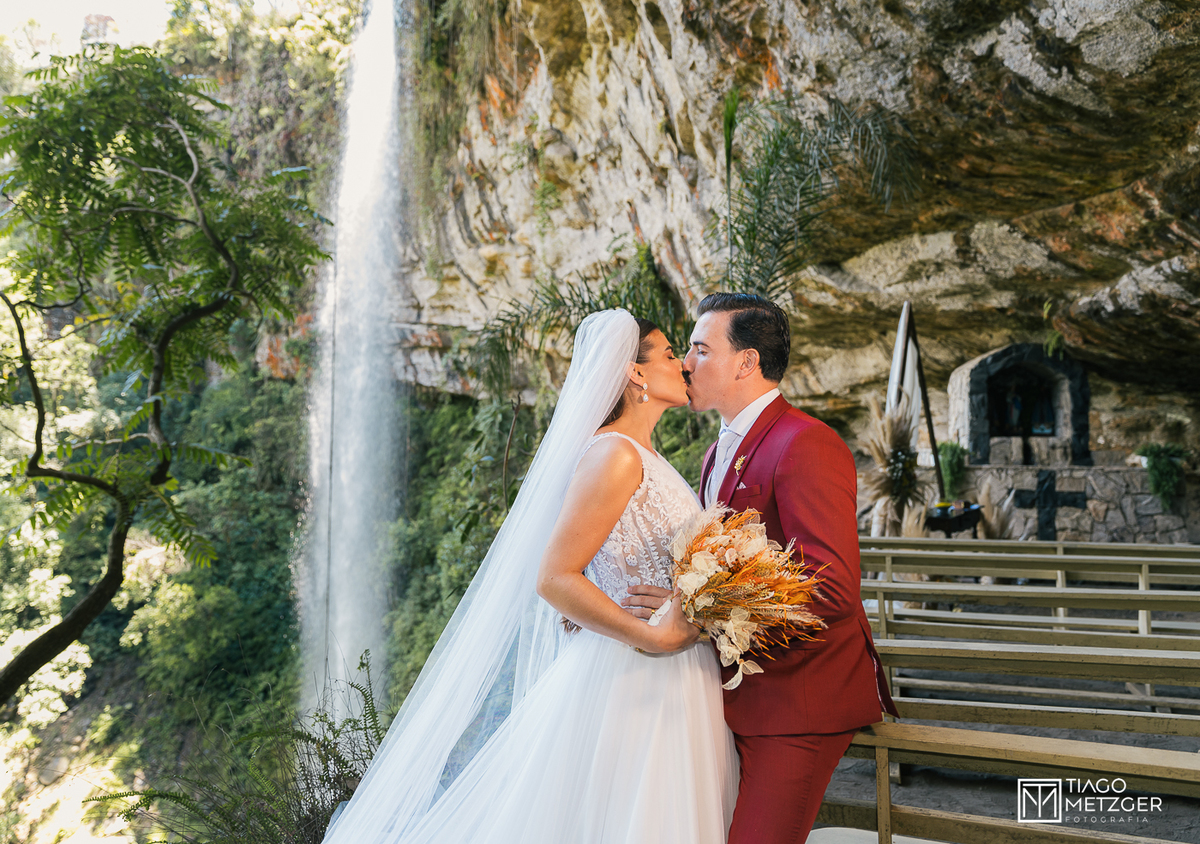 destination wedding; alfredo wagner; gruta do poco certo; tiago metzger; tmtz; garden eventos