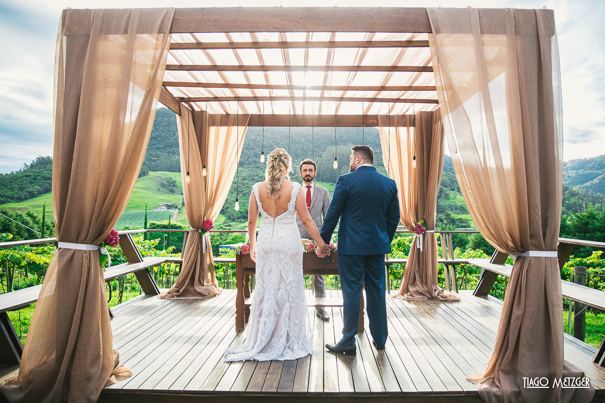 casamento ao ar livre; casamento rio do sul; casamento campo; casamento osteria la campagna; book externo; noivos; casal