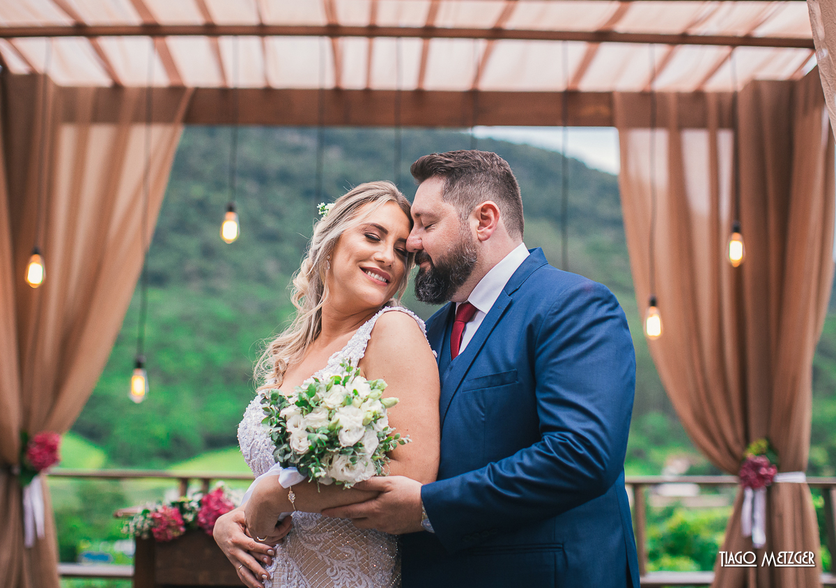 casamento ao ar livre; casamento rio do sul; casamento campo; casamento osteria la campagna; book externo; noivos; casal