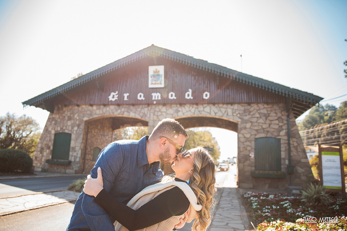 Pórtico de Entrada; Hotel Coline de France; Ensaio de casal; Ensaio em Gramado e Canela; Tiago Metzger; Casamentos dos sonhos; Rua torta; ensaio de casal em gramado