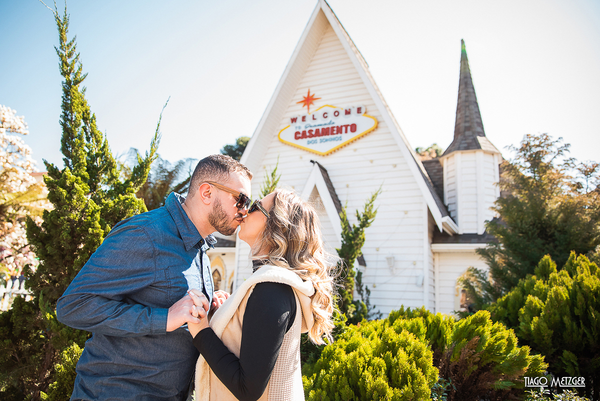 Pórtico de Entrada; Hotel Coline de France; Ensaio de casal; Ensaio em Gramado e Canela; Tiago Metzger; Casamentos dos sonhos; Rua torta; ensaio de casal em gramado