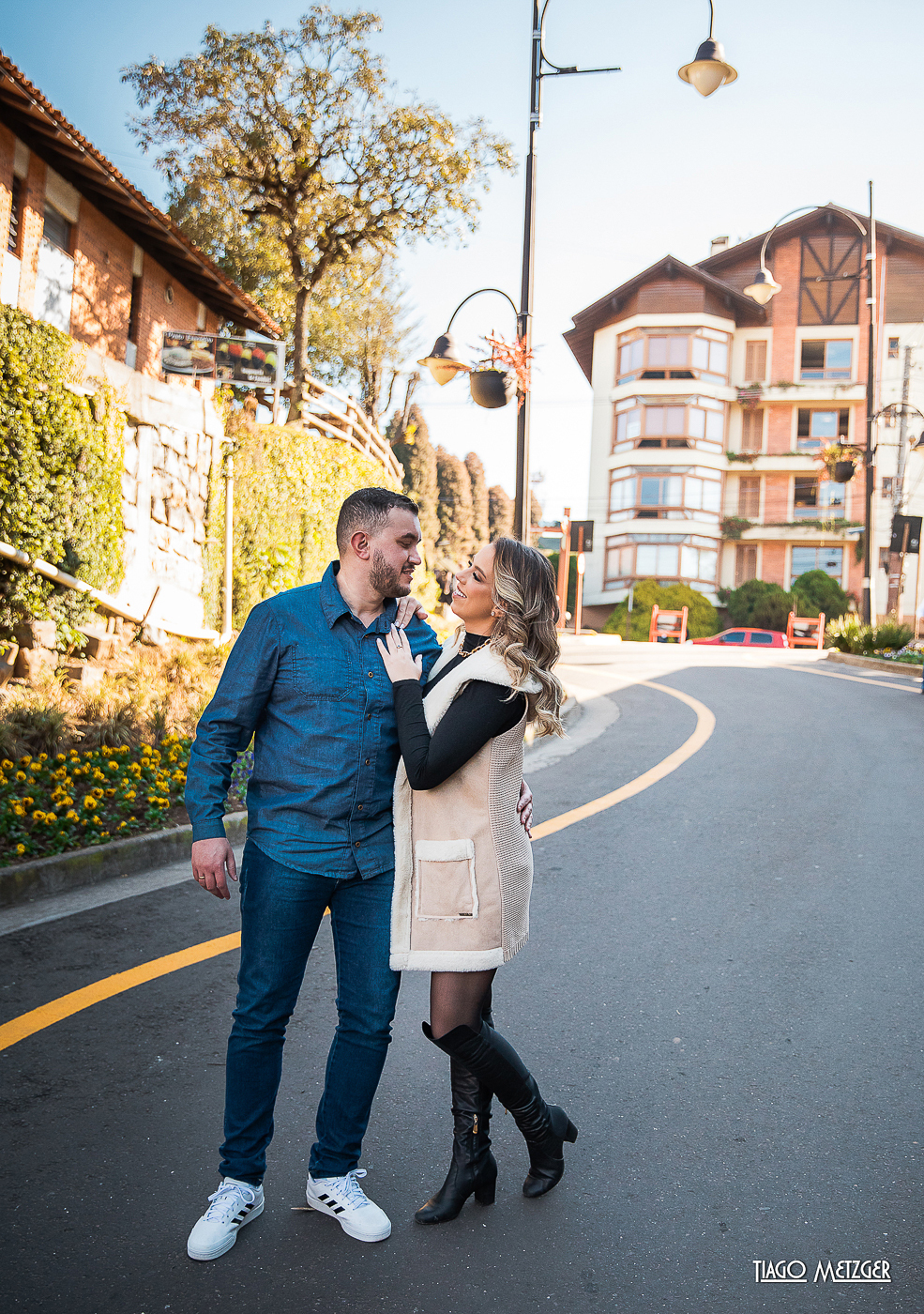 Pórtico de Entrada; Hotel Coline de France; Ensaio de casal; Ensaio em Gramado e Canela; Tiago Metzger; Casamentos dos sonhos; Rua torta; ensaio de casal em gramado