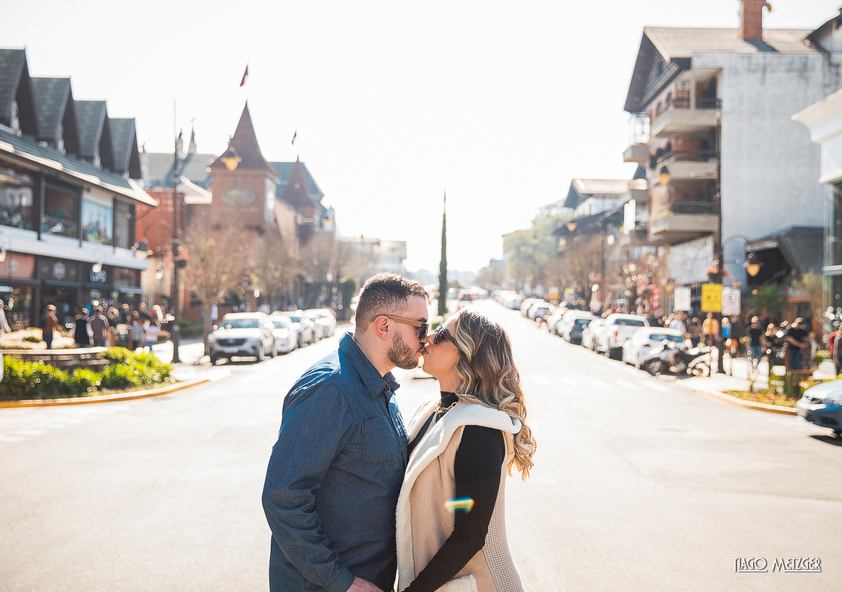 Pórtico de Entrada; Hotel Coline de France; Ensaio de casal; Ensaio em Gramado e Canela; Tiago Metzger; Casamentos dos sonhos; Rua torta; ensaio de casal em gramado