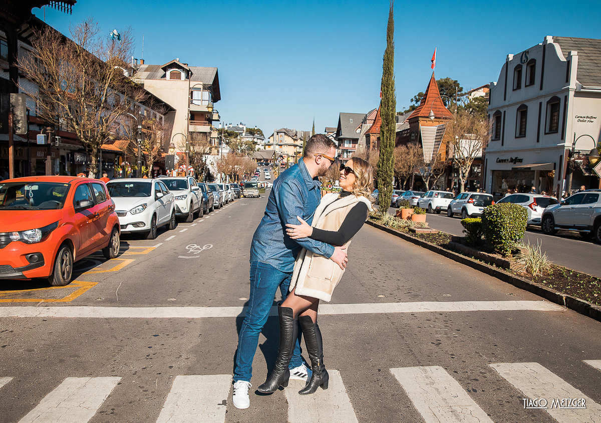 Pórtico de Entrada; Hotel Coline de France; Ensaio de casal; Ensaio em Gramado e Canela; Tiago Metzger; Casamentos dos sonhos; Rua torta; ensaio de casal em gramado