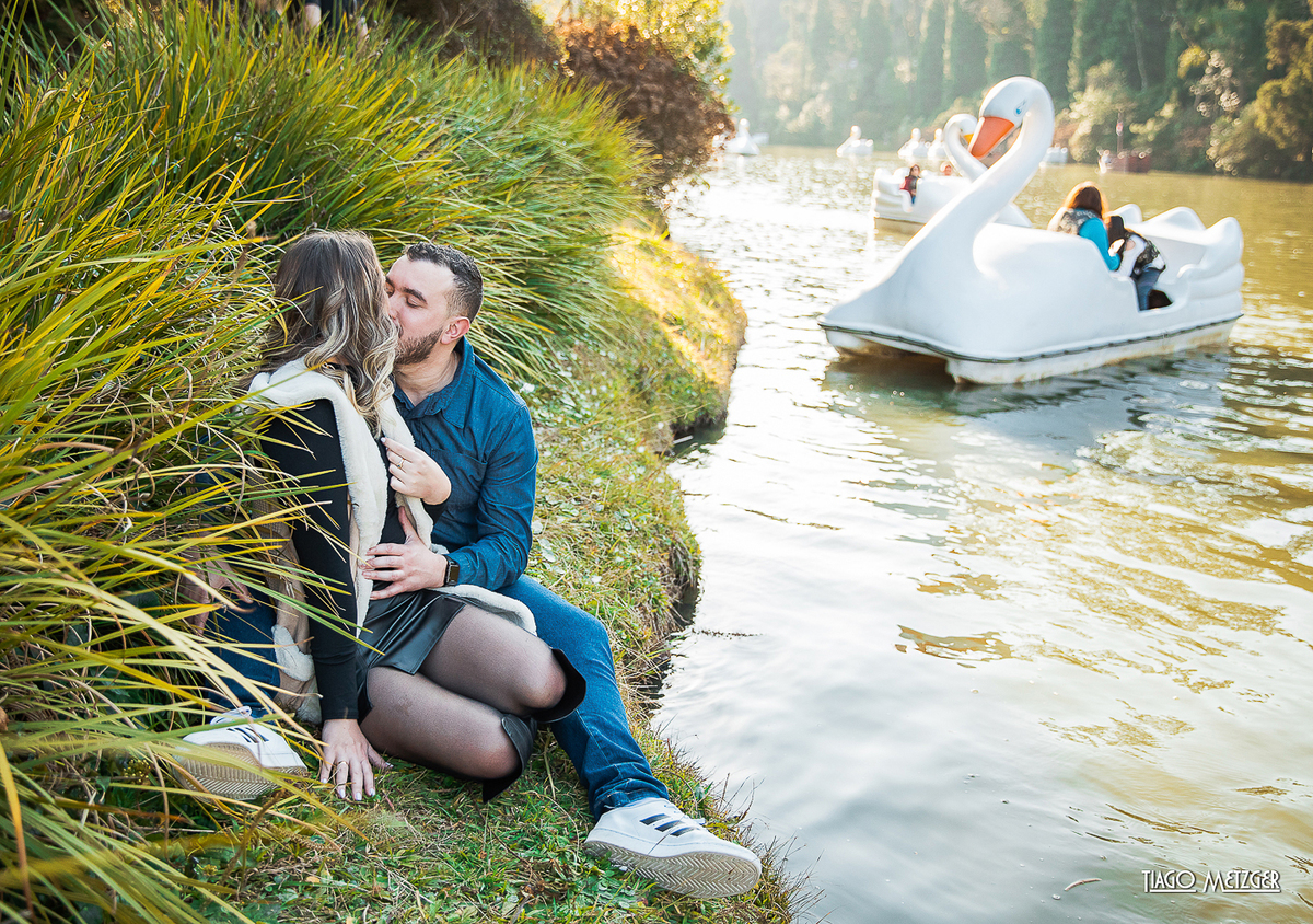 Pórtico de Entrada; Hotel Coline de France; Ensaio de casal; Ensaio em Gramado e Canela; Tiago Metzger; Casamentos dos sonhos; Rua torta; ensaio de casal em gramado; Lago Negro