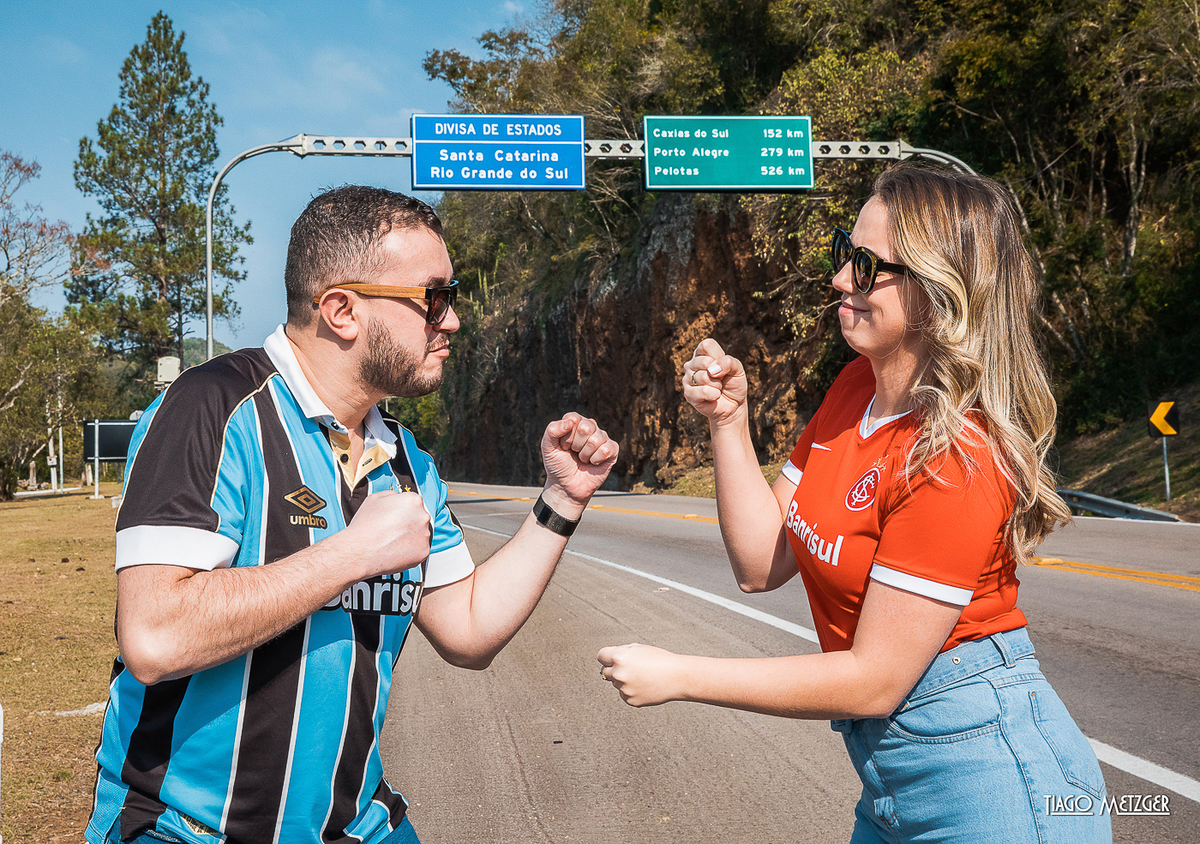 Pórtico de Entrada; Hotel Coline de France; Ensaio de casal; Ensaio em Gramado e Canela; Tiago Metzger; Casamentos dos sonhos; Rua torta; ensaio de casal em gramado; Lago Negro; Catedral de pedra em Canela; Pórtico de Entrada; Hotel Coline de France; Ensa