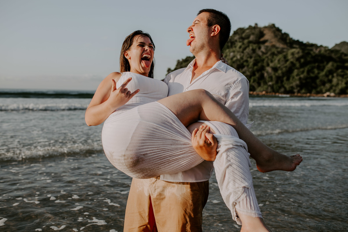 casamento na praia-pré casamento-barabra e heitor-pre wedding-ilha bela-pre casamento em ilha bela-pre wedding em ilha bela-casal descolado-casal doido-love story brasil-filme de casamento 