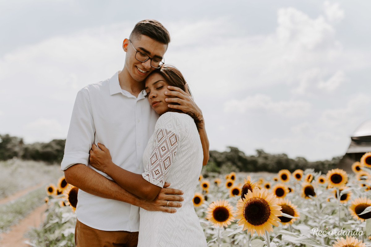 pre casamento em holambra-pre wedding em holambra-holambra-cidade das flores-pre casamento com flores-girassol-ensaio com girassol-ensaio pre casamento-joice e thomas