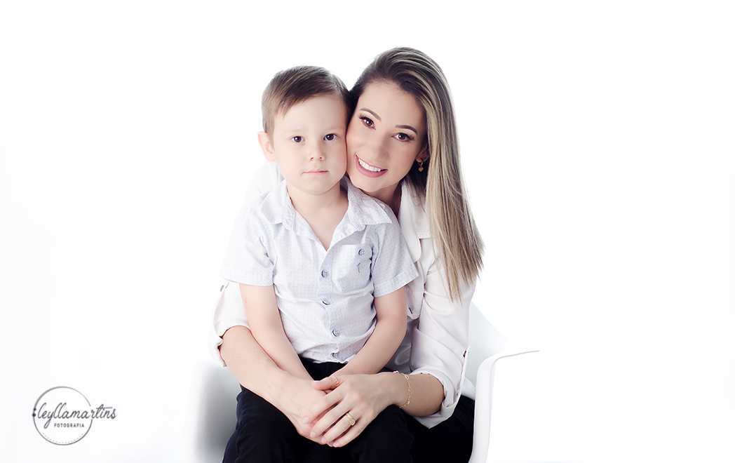 ENSAIO MAE E FILHO MATERNIDADE MAE DE MENINO ENSAIO MAE E FILHO ESTUDIO 