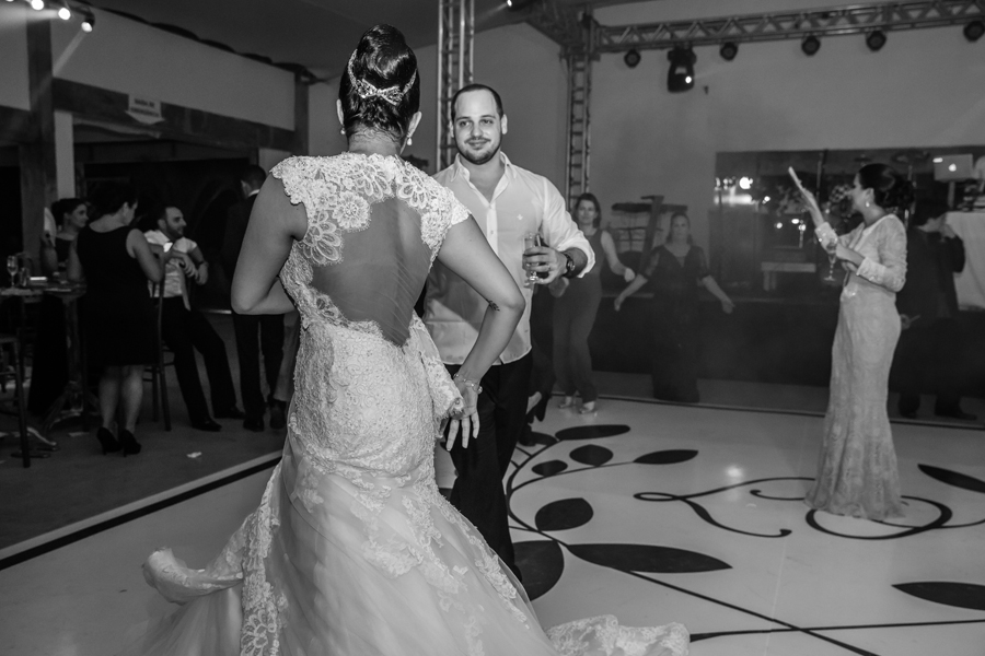 casamento, wedding ,eunapolis bahia , bahia , casar na bahia , casar de branco, lapis de noiva , vestido de noiva , bride , wedding love , love , noiva , noivo  , noiva classica , sapato de noiva , perfume de noiva , vestido branco , casamento em eunapoli
