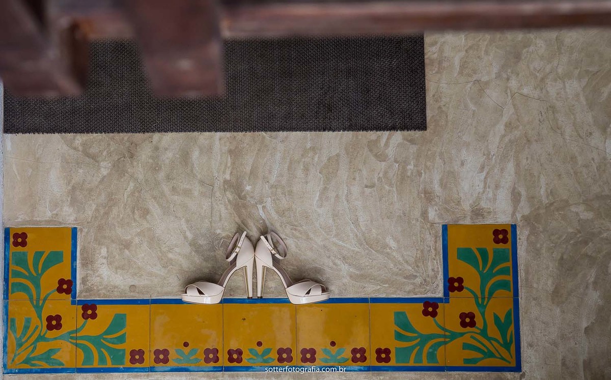 sapato da noiva,noivo em trancoso, casar em trancoso, casamento em trancoso, casamento em arraial dajuda, fotografo em trancoso, fotografo em arraial dajuda, fotografo de casamento em trancoso,
