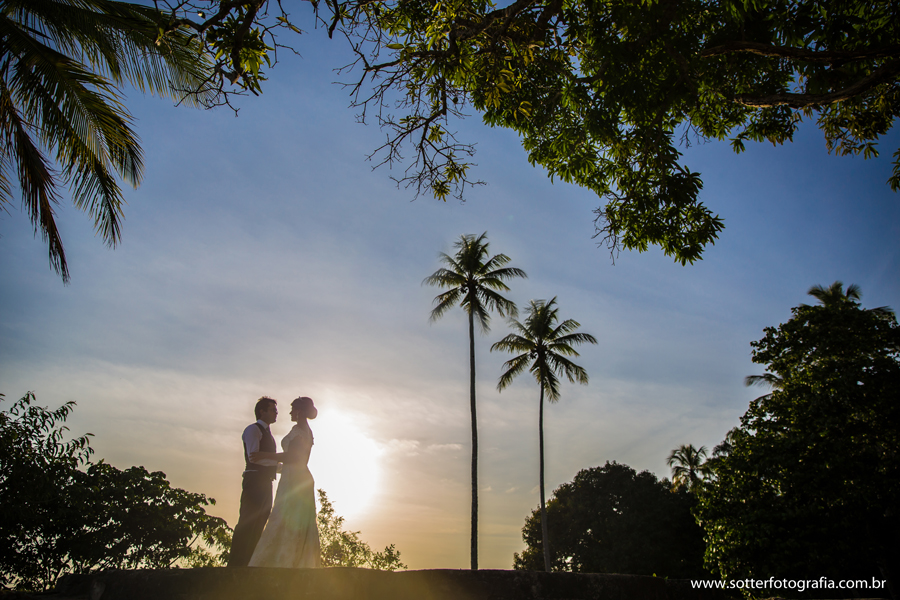 trash the drass, porto seguro, trancoso, arraial dajuda, casamento , casar ,  vestido de noiva , noiva classica , veu de noiva , lapis de noiva, bride , ensaio com cachorro , odhin , noivos ,casar na bahia , fotografo de casamento em trancoso , fotografo 