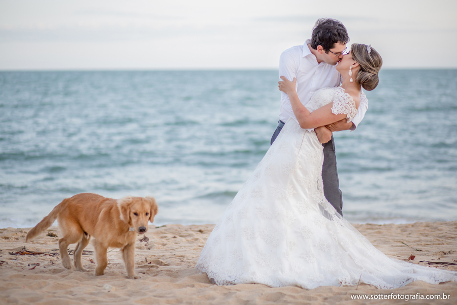 trash the drass, porto seguro, trancoso, arraial dajuda, casamento , casar ,  vestido de noiva , noiva classica , veu de noiva , lapis de noiva, bride , ensaio com cachorro , odhin , noivos ,casar na bahia , fotografo de casamento em trancoso , fotografo 