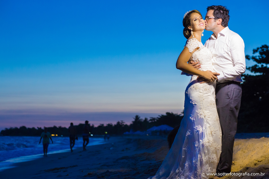 trash the drass, porto seguro, trancoso, arraial dajuda, casamento , casar ,  vestido de noiva , noiva classica , veu de noiva , lapis de noiva, bride , ensaio com cachorro , odhin , noivos ,casar na bahia , fotografo de casamento em trancoso , fotografo 
