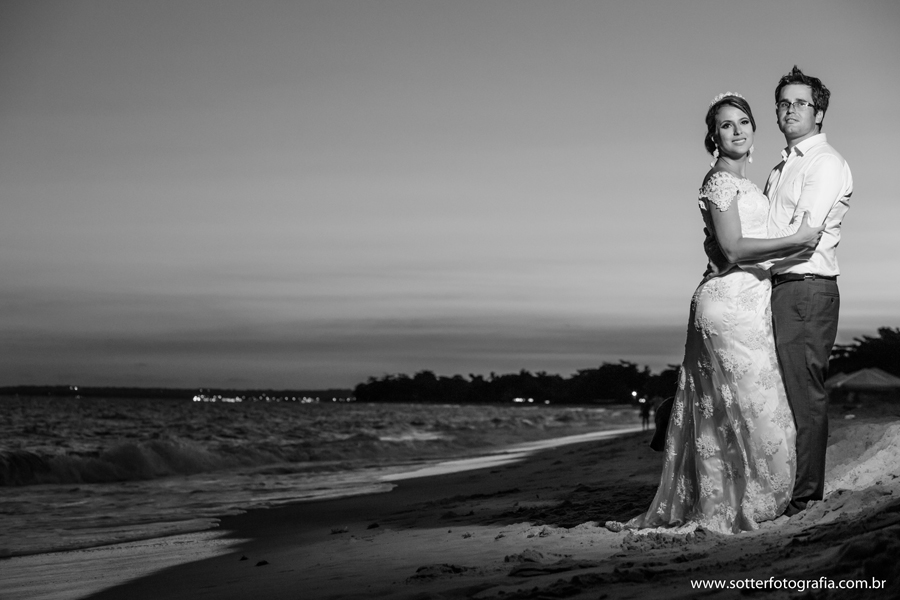 trash the drass, porto seguro, trancoso, arraial dajuda, casamento , casar ,  vestido de noiva , noiva classica , veu de noiva , lapis de noiva, bride , ensaio com cachorro , odhin , noivos ,casar na bahia , fotografo de casamento em trancoso , fotografo 