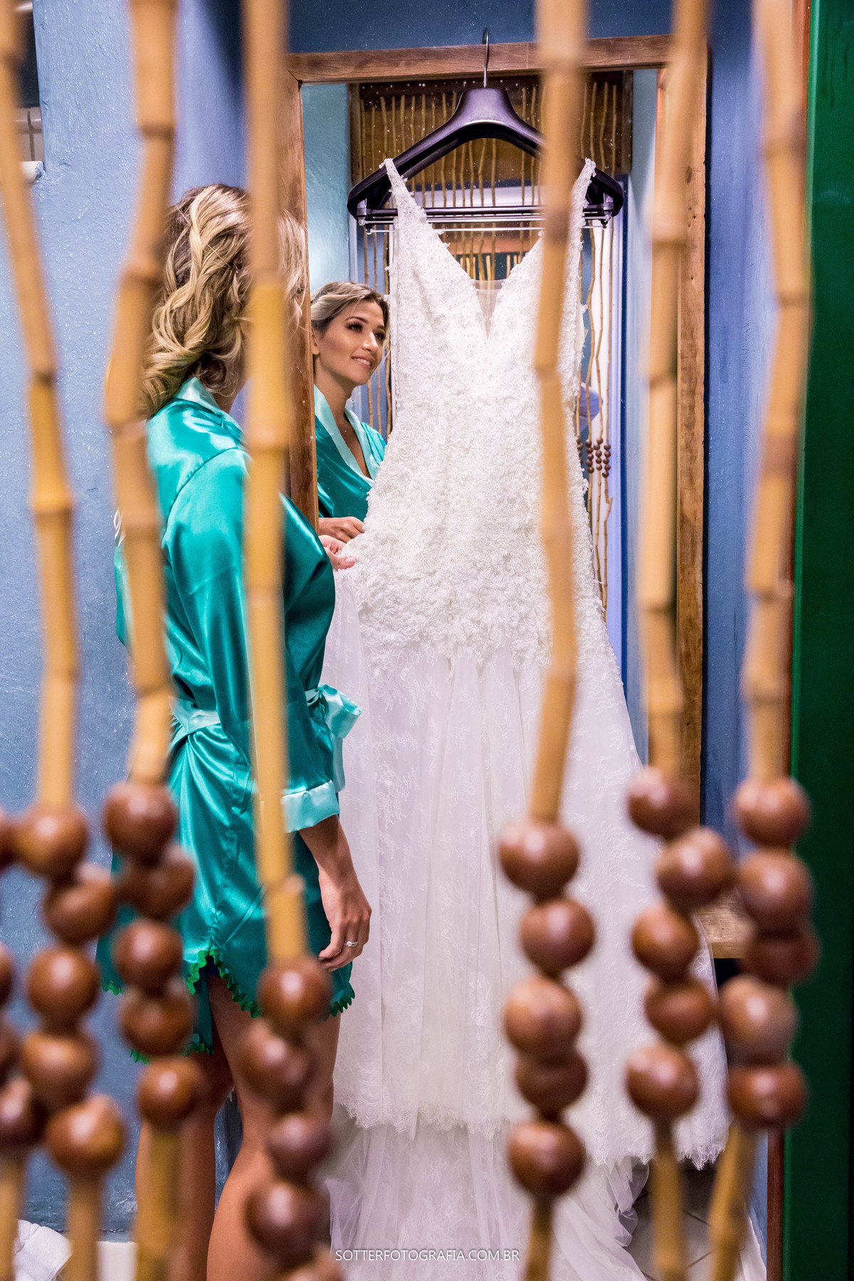 vestido de noiva, noiva ansiosa, noiva linda, roupao de noiva, noiva, sotterfotografia