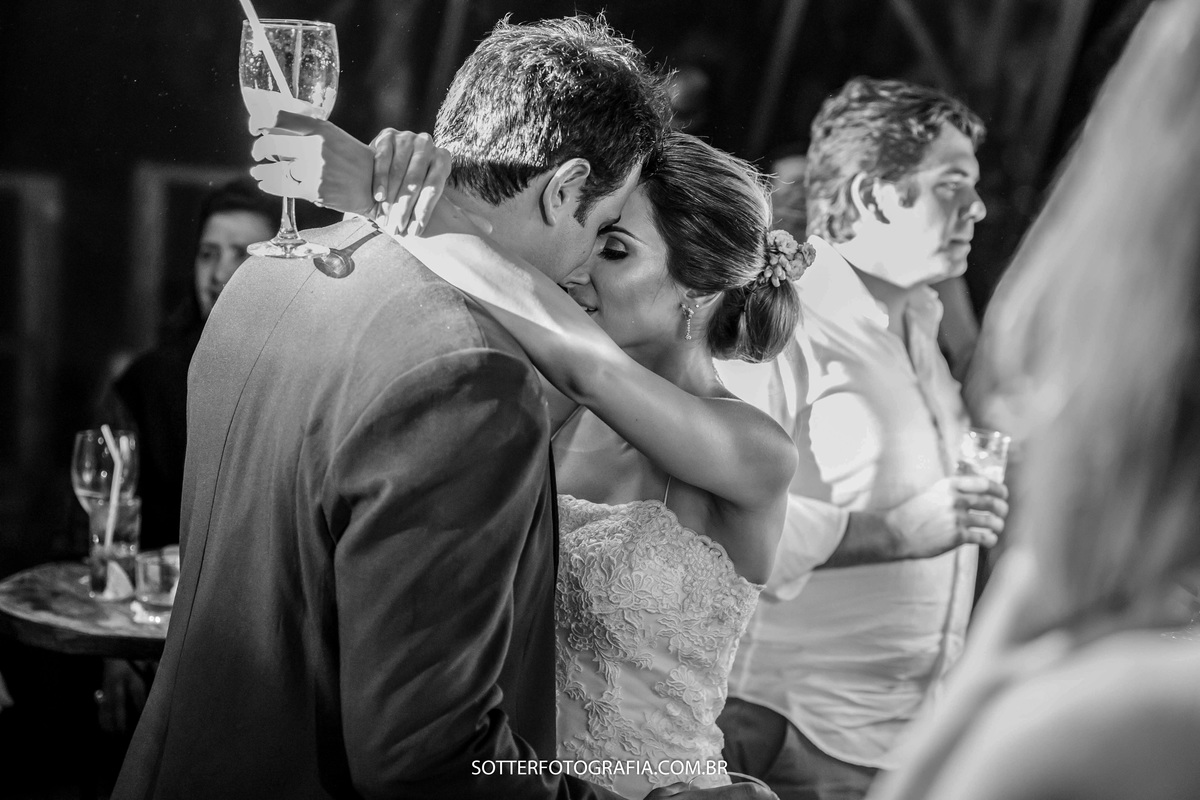 noivos dançando coladinho 