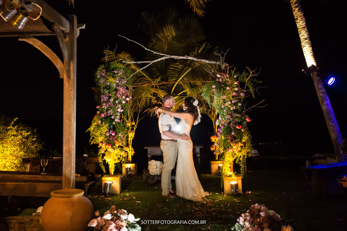 trancoso casamento casa de lia sotter fotografia noivos beijo