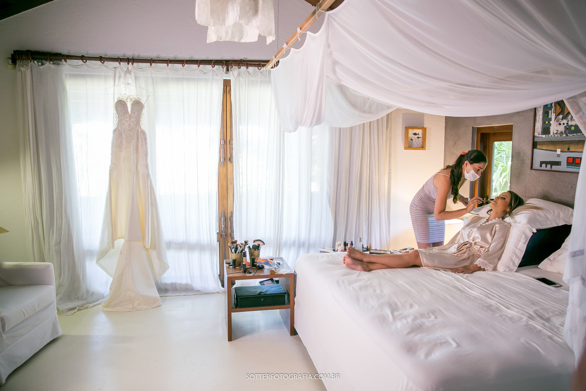 NOIVA LINDA EM TRANCOSO minutos antes da cerimonia SOTTER FOTOGRAFIA 