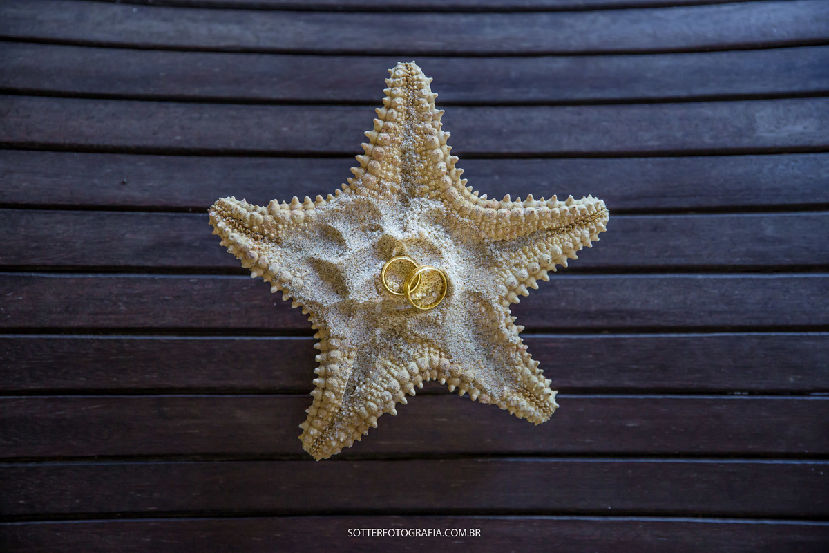 local que o noivo escolheu para se arrumar em trancoso pousada quarto crescente sotter fotografia placas com nome dos quartos fotografo de casamento 