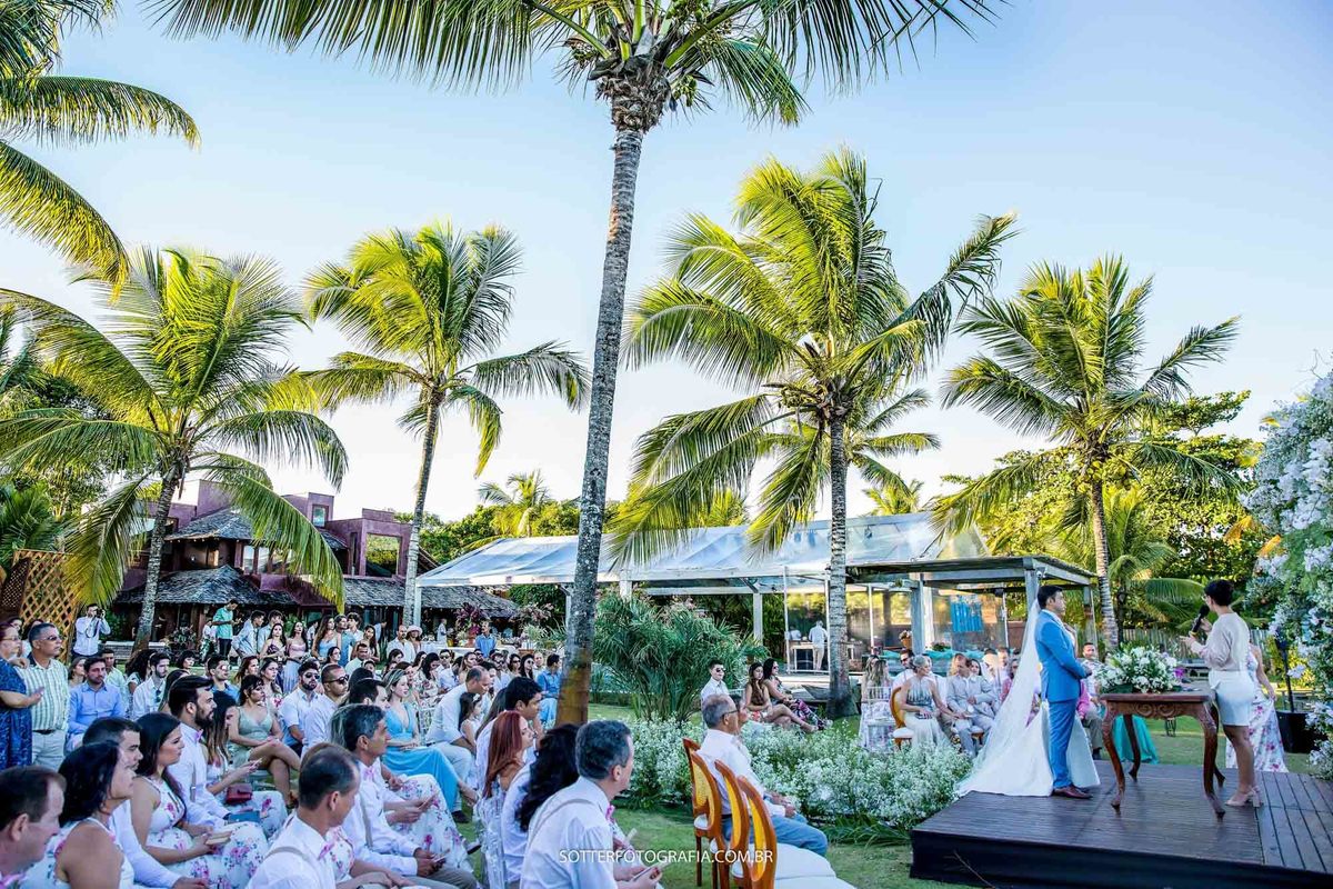 CRIANÇA NO MEIO DA CERIMÔNIA SOTTER FOTOGRAFIA EM TRANCOSO DURANTE O CASAMENTO 