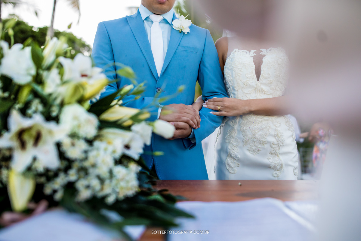 FOTOGRAFO DE CASAMENTO EM TRANCOSO ENSAIO APÓS A CERIMÔNIA NA PRAIA 