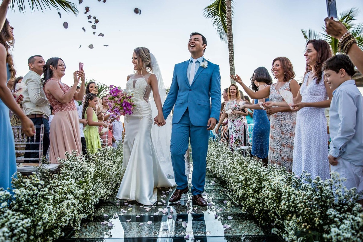 NOIVO girando a NOIVA no CASAMENTO EM TRANCOSO BAHIA fotografo de casamento 
