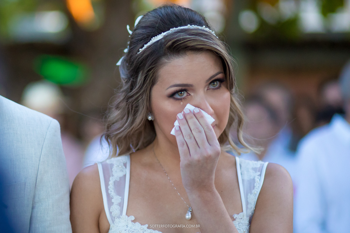 LAGRIMA DESCENDO NA NOIVA EM TRANCOSO PELO OLHAR LINDA DA SOTTER FOTOGRAFIA 