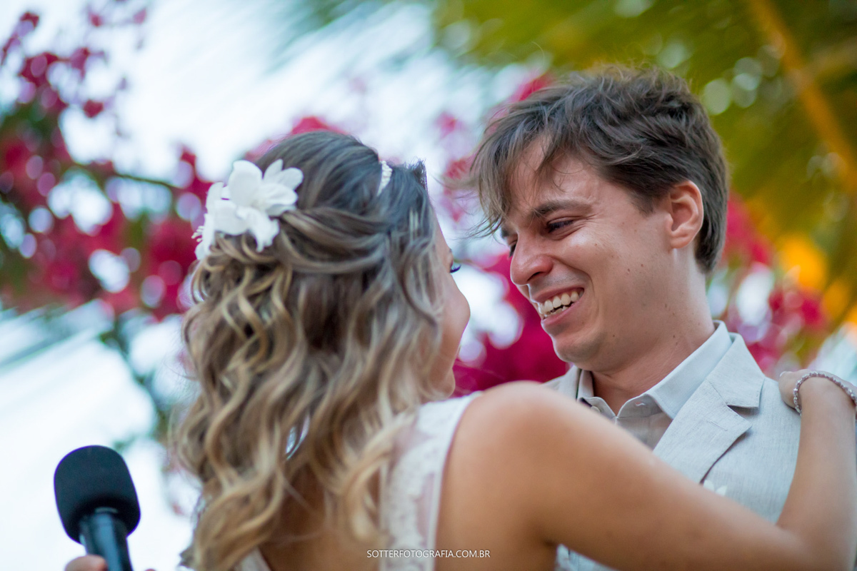 NOIVO MUITO EMOCIONADO NO MOMENTO DOS VOTOS EM TRANCOSO SOTTER FOTOGRAFIA 