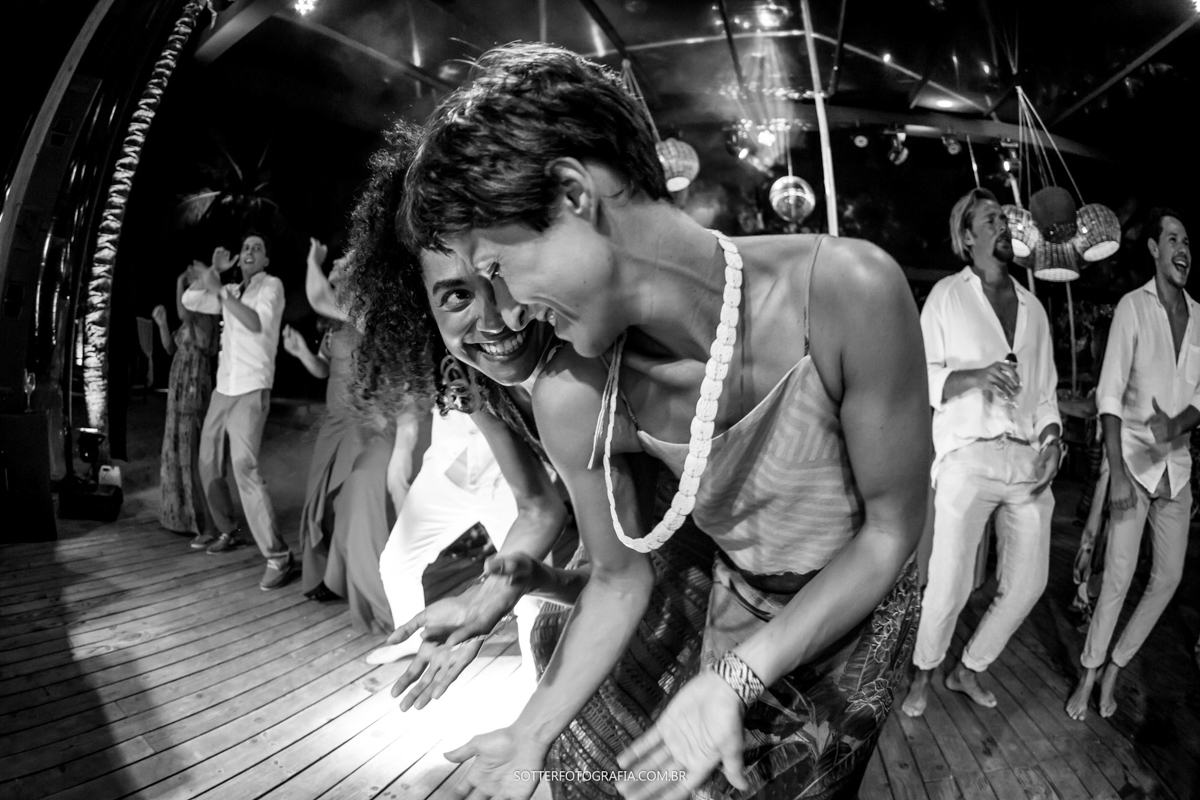 FOTOGRAFO DE CASAMENTO EM TRANCOSO BAHIA CONVIDADOS ANIMADOS 