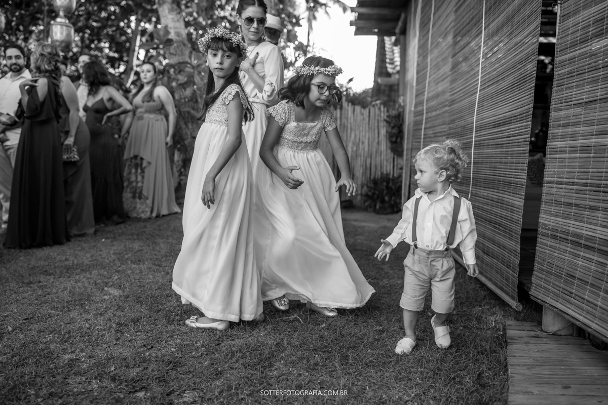 CRIANÇA NO CASAMENTO EM TRANCOSO SOTTER FOTOGRAFIA 