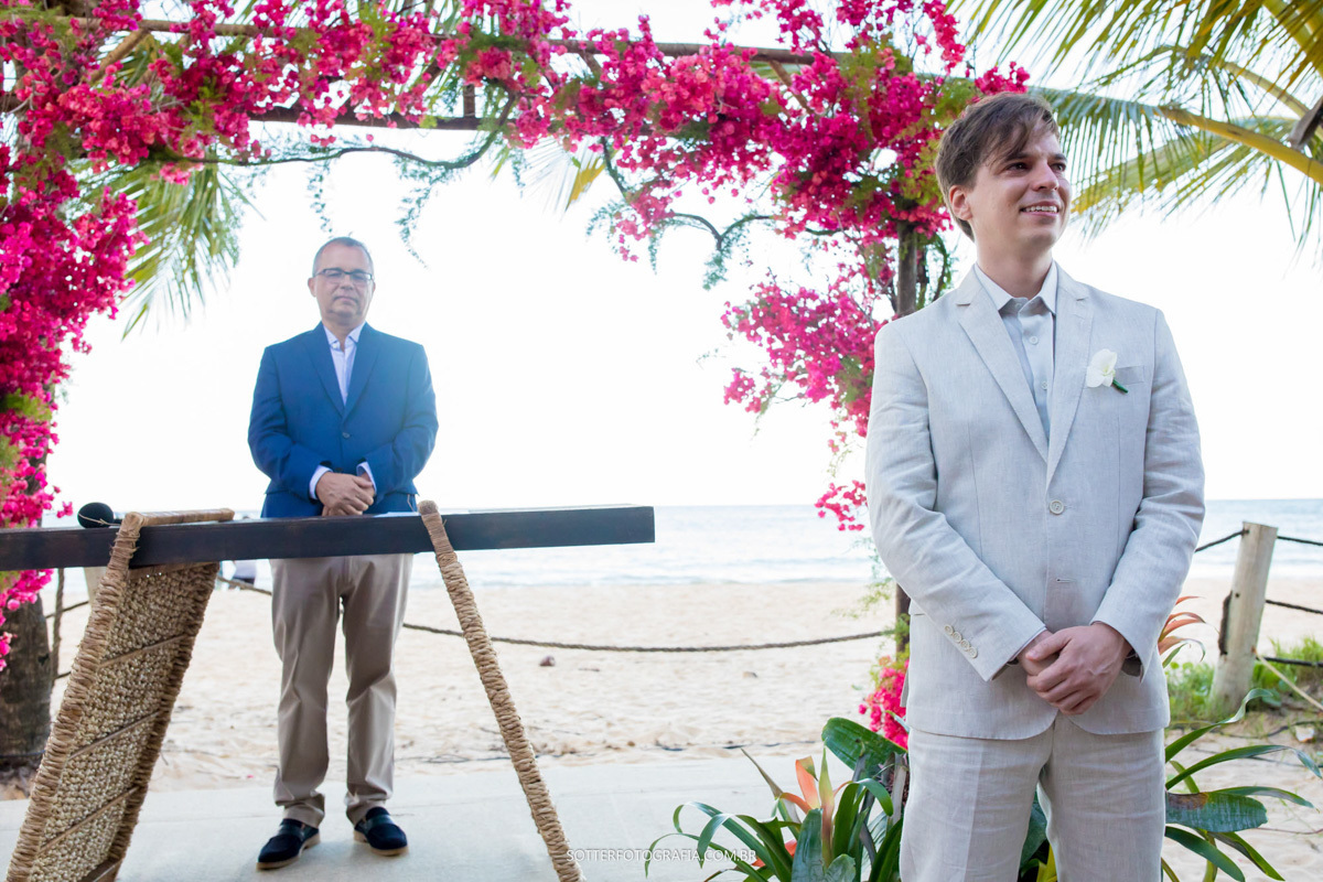 SOTTER FOTOGRAFIA FOTOGRAFO DE CASAMENTO EM TRANCOSO REGISTRANDO O NOIVO 