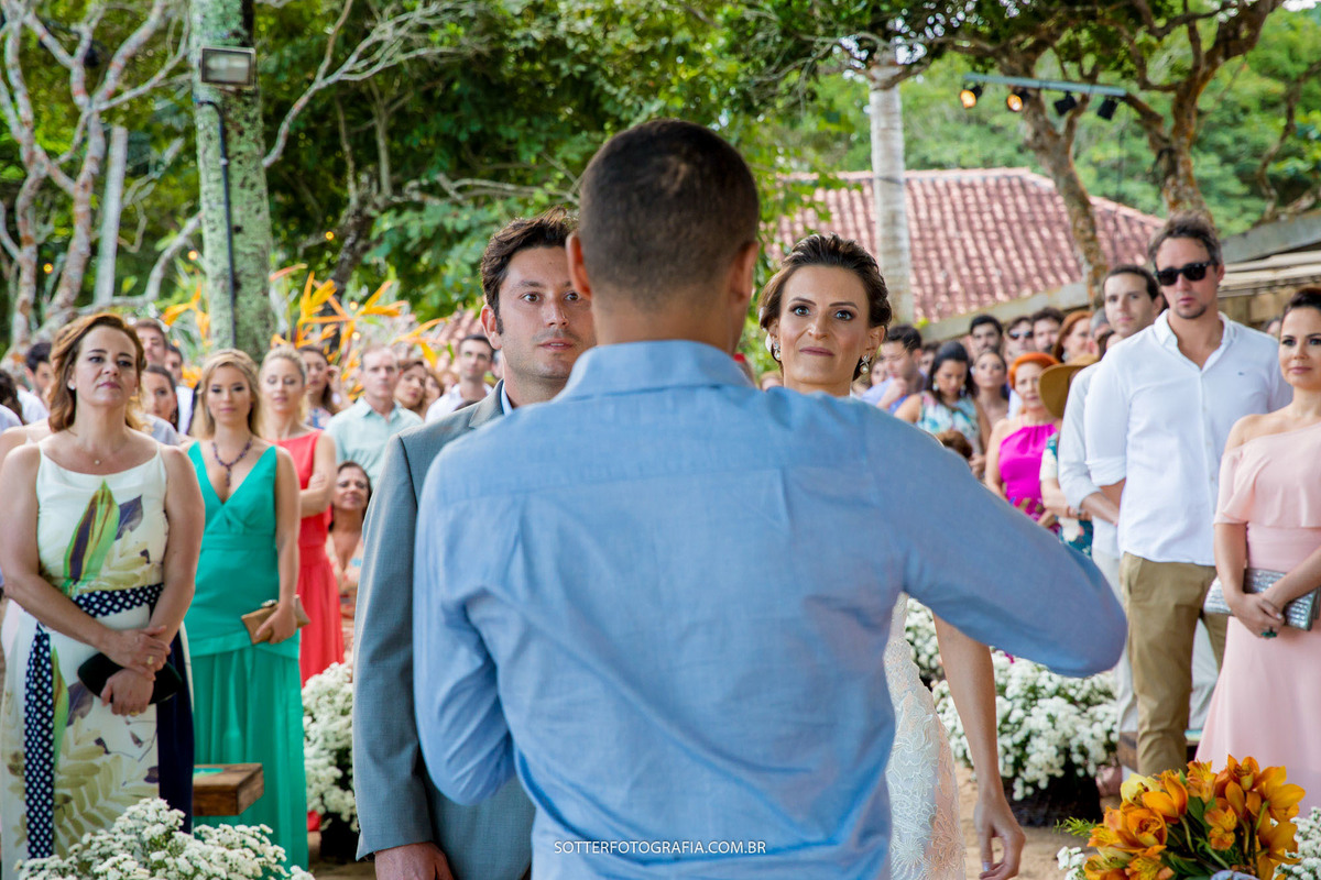 cerimônia religiosa na praia em arraial dajuda sotter fotografo de casamento na bahia