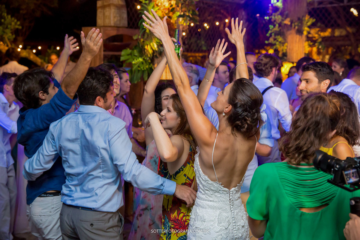 ANIMAÇÃO NO CASAMENTO FESTA NOIVA 